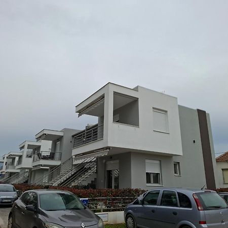 Athina Apartment Офринион Екстериор снимка
